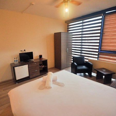 Blue Hotel อิสตันบูล ภายนอก รูปภาพ